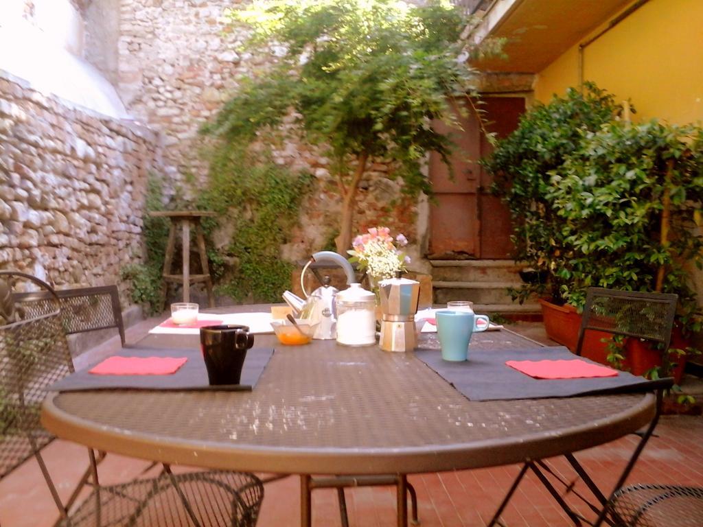 Il Cortiletto Dei Capperi Bed and Breakfast Gassino Torinese Exteriör bild